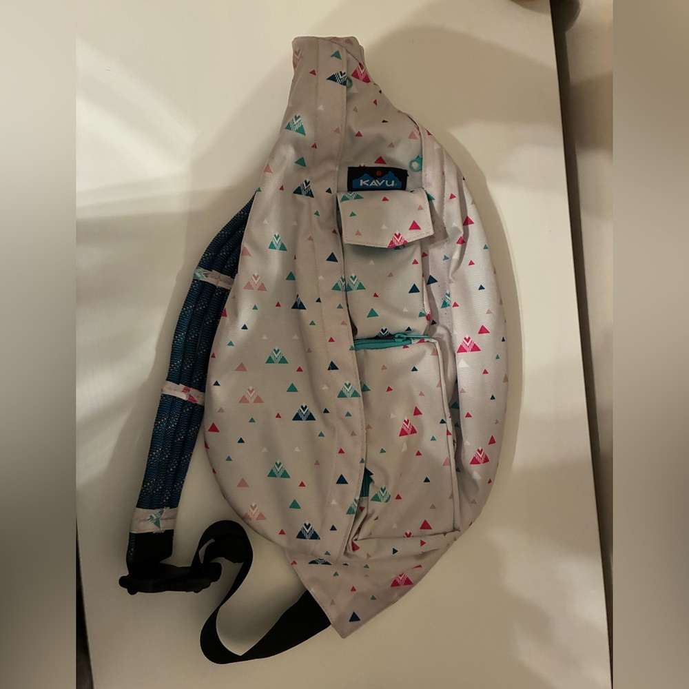 Kavu Gray Sling Bag with Multicolor pink and blue mountains